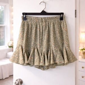 ✨ Mabel Sage Floral Ruffle Hem Shorts | Cottagecore Flowy Elastic Waist Size M